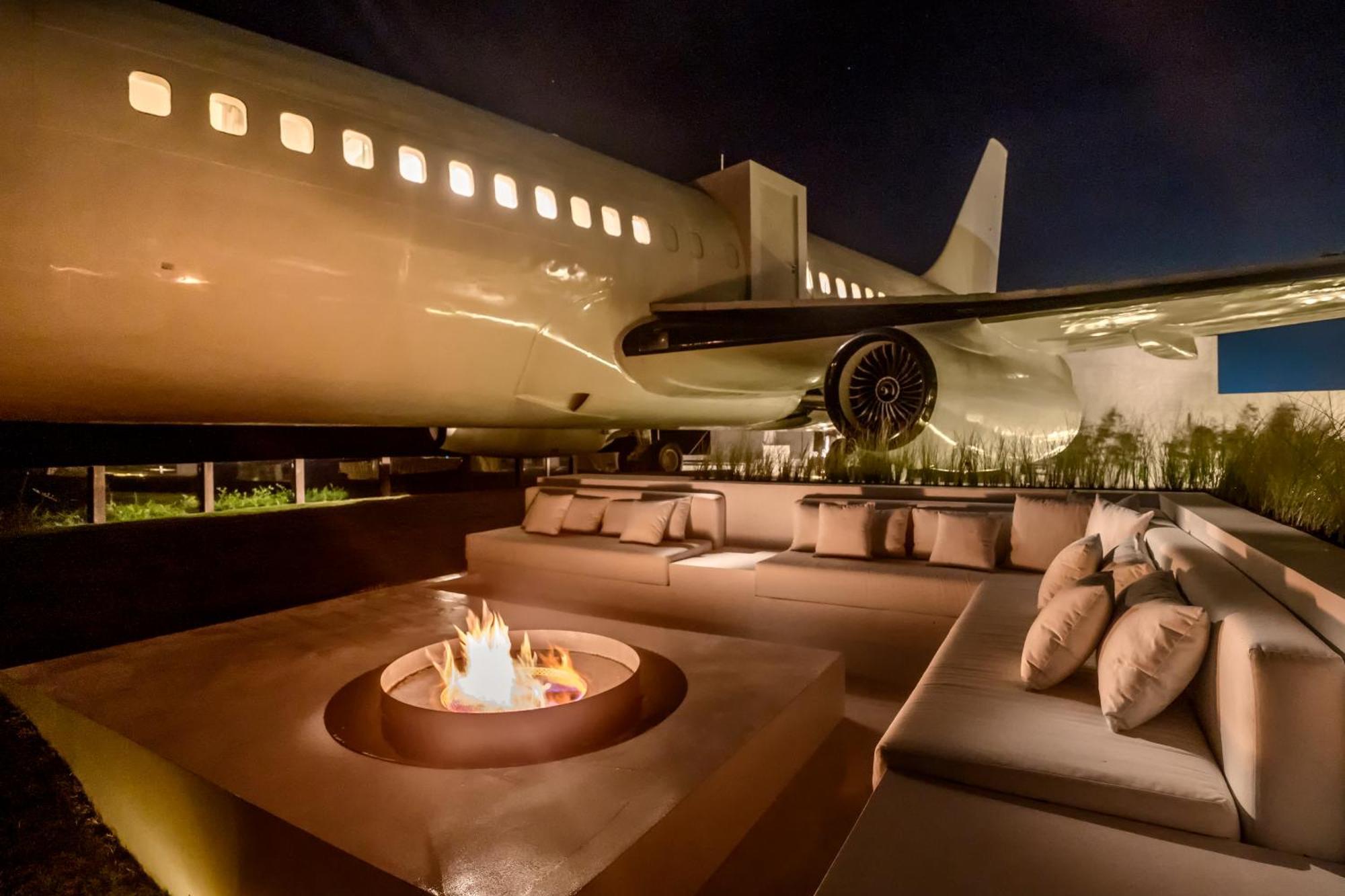Private Jet Villa by Hanging Gardens Air Uluwatu Eksteriør billede